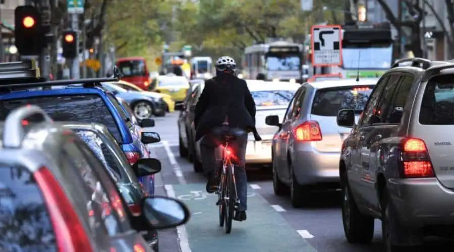 E-Bikes and Traffic Congestion: Let's Talk About It 2 Traffic Congestion and Ebike