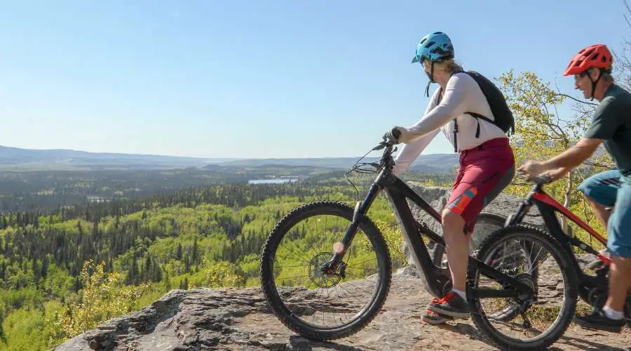 E-Bikes and Traffic Congestion: Let's Talk About It 6 Ebikes Riding in Mountain